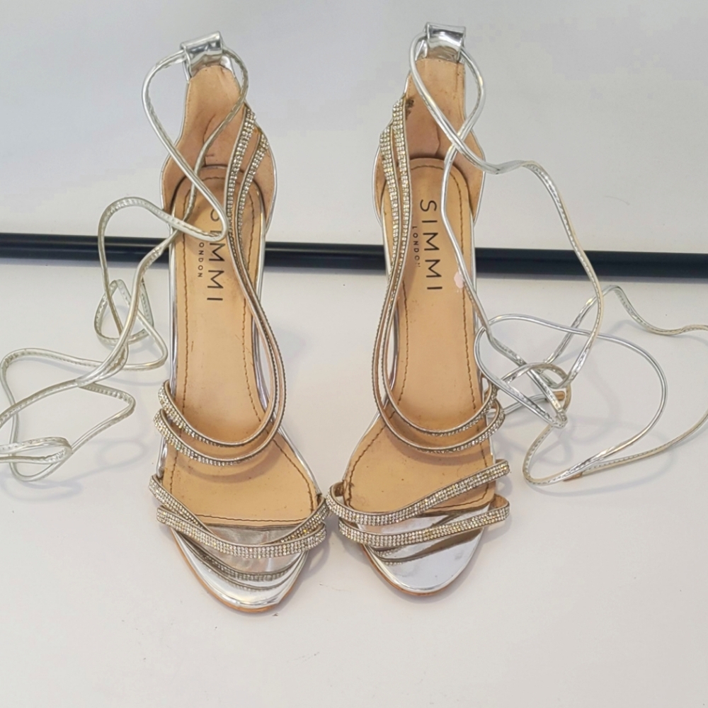 Simmi london silver Strappy rhinestone open‎ toe Women's Heels size 7